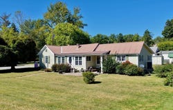 202 Webster St, Alderson, WV 24910