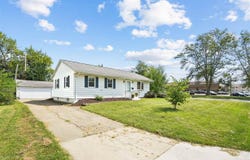 4200 Sherman St NE, CedarRapids, IA 52402
