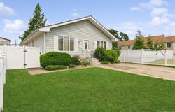 10 Marina Road, Island Park, NY 11558