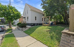 915 E Homer St, Milwaukee, WI 53207