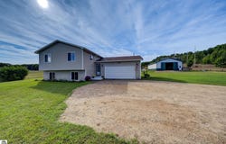 7250 E Lincoln Road, Cedar, MI 49621
