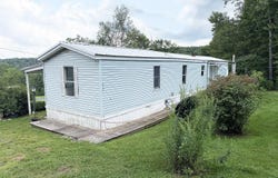 15 Duran Road, Equinunk, PA 18417