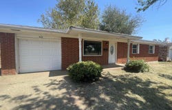 408 W Ash St, Fairview, OK 73737