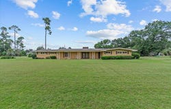 106 W 7th St, Donalsonville, GA 39845