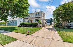 45 Concord Avenue, Bethpage, NY 11714