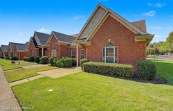 816 Cardinal Lane, Hernando, MS 38632