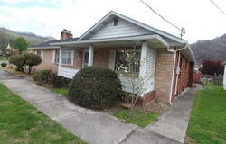 118 Central Ave, Hinton, WV 25951