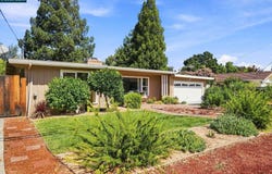 1741 Whitman Rd, Concord, CA 94518