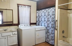 537 Third, Elyria, OH 44035
