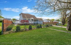 34 E Beech Street, Central Islip, NY 11722