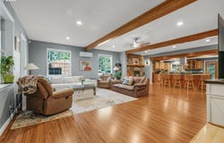 44751 SE WILDCAT MOUNTAIN Dr, Sandy, OR 97055