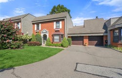 174 Anchor Lane, Bay Shore, NY 11706