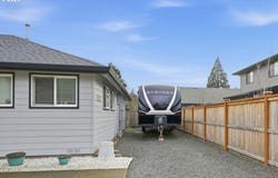 1271 ARCADIA Dr, Eugene, OR 97401