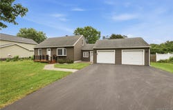 39 E Home Road, Lancaster, NY 14026