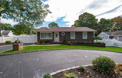 23 Jupiter Road, Rocky Point, NY 11778