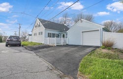 96 Star St, Fall River, MA 02724