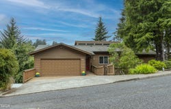 2823 NE Jackson Place, Newport, OR 97365