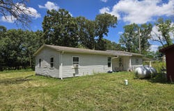 22 Thomasville Road, Buffalo, MO 65622