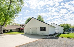 6876 Shore Drive, Coloma, MI 49038