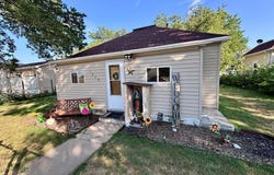1209 E 9th St, Grand Island, NE 68801