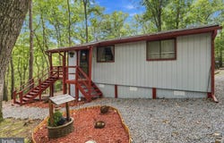 63 TURTLE Lane, HEDGESVILLE, WV 25427