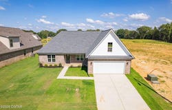 18 Cecellia Cove, Jackson, TN 38305