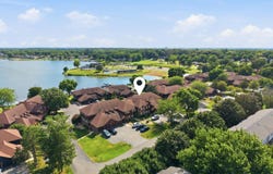 2529 E Lakeshore Drive, Crown Point, IN 46307