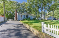 9 Winchester Drive, East Falmouth, MA 02536