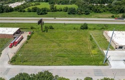 3702 S Leonard Road, St Joseph, MO 64503