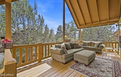 2803 Dogleg Way, Overgaard, AZ 85933