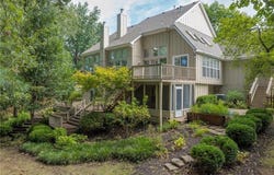512 Pinewood Drive, St Joseph, MO 64506