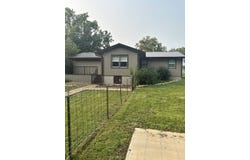 325 W 3rd St, Lamoni, IA 50140