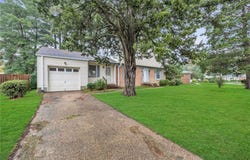 224 DEXTER Street E, Chesapeake, VA 23324
