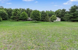 21641 Pine Lake Road, Battle Creek, MI 49014