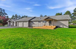 1345 SANFORD St, CoosBay, OR 97420