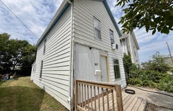 169 Iowa Ave SE, Huron, SD 57350