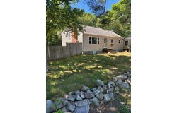 81 Border Rd, Holbrook, MA 02343