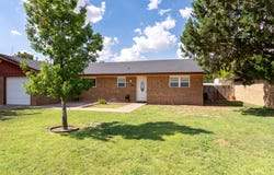 1518 Ruskin Cir, Dimmitt, TX 79027