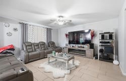 1624 Dickenson Ln, IowaCity, IA 52240-9108