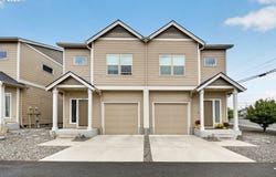 204 N 15TH St, StHelens, OR 97051