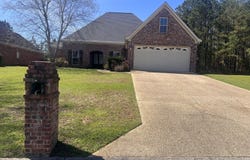 8365 Ole Cobblestone Drive, Meridian, MS 39305