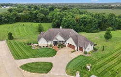 3 Mission Hills Drive, St Joseph, MO 64507