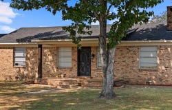 1306 S Evenside St, Henderson, TX 75652