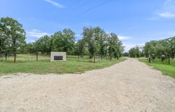 2755 Washburn Rd, Luling, TX 78648