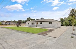 6125 E Mount Whitney, Laton, CA 93242