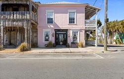 409 2nd St, Cedar Key, FL 32625