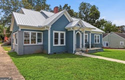 334 E Tugalo Street, Toccoa, GA 30577