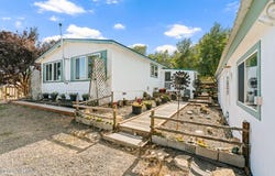 11 W Slavin Rd, Yakima, WA 98903