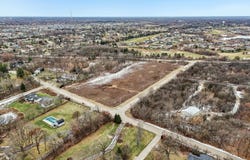 21707 W Lakeview Parkway, Mundelein, IL 60060