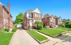 65 Bixley Heath, Lynbrook, NY 11563